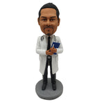 Custom Doctor Bobblehead bei der Arbeit