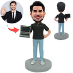 Benutzerdefinierte Bobblehead -Software -Ingenieur mit Computer